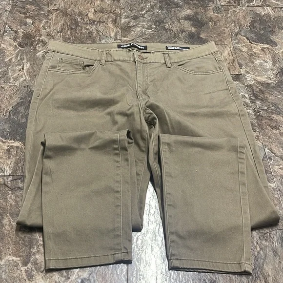 Joe Fresh Pants - Picture 4 of 5
